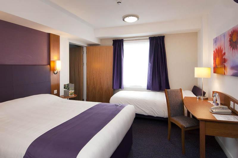 Premier Inn Falkirk - Larbert Ngoại thất bức ảnh